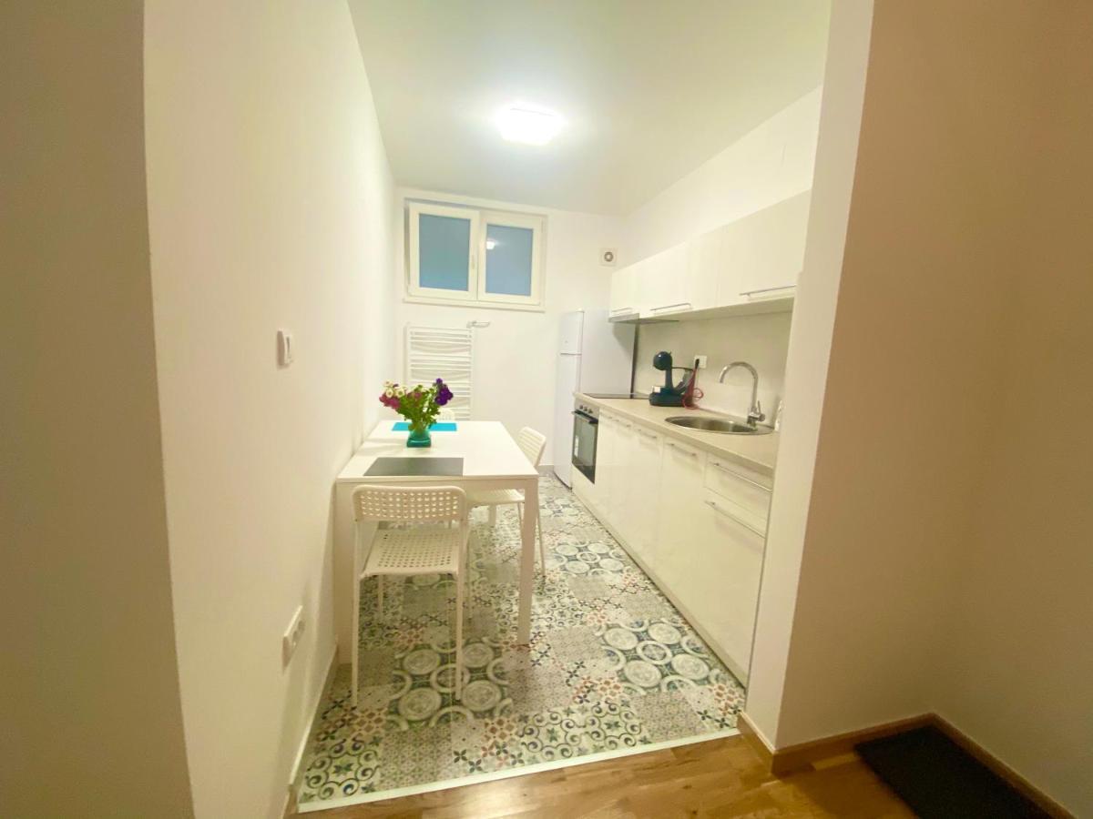 Uptown Girl Apartment Belgrade Exterior photo